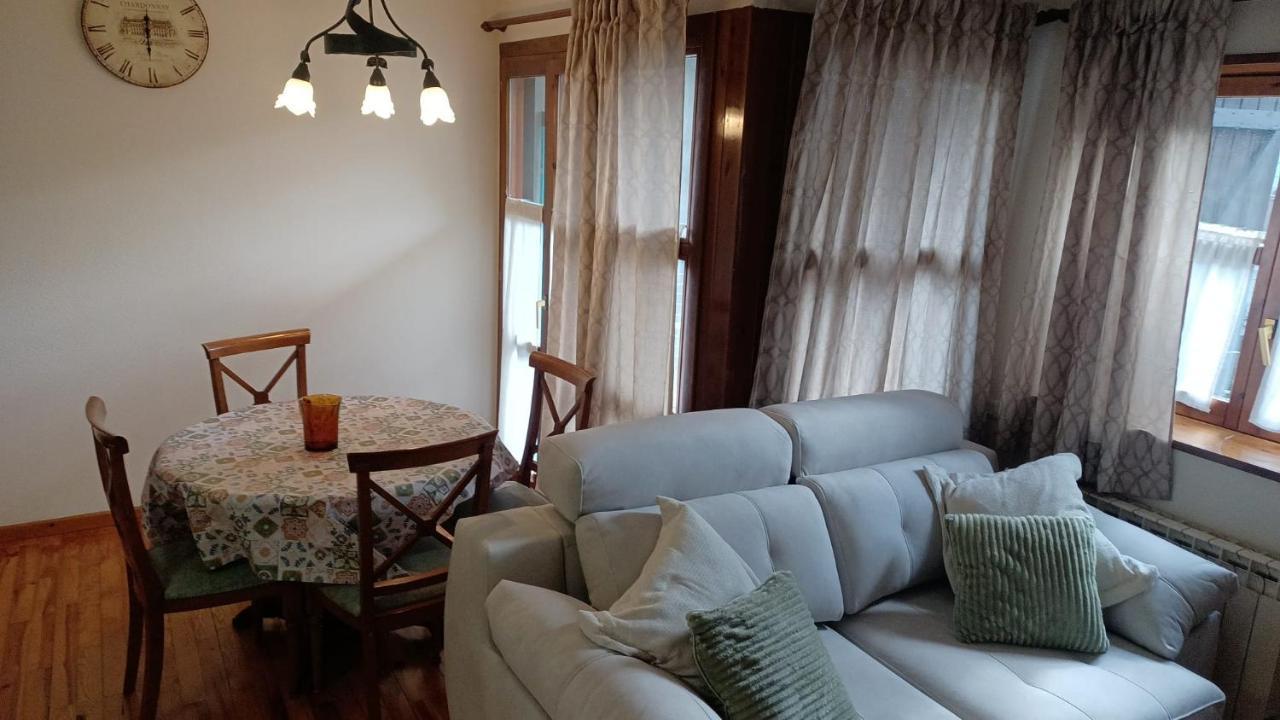 Pyros De Benas Apartment Benasque Exterior photo